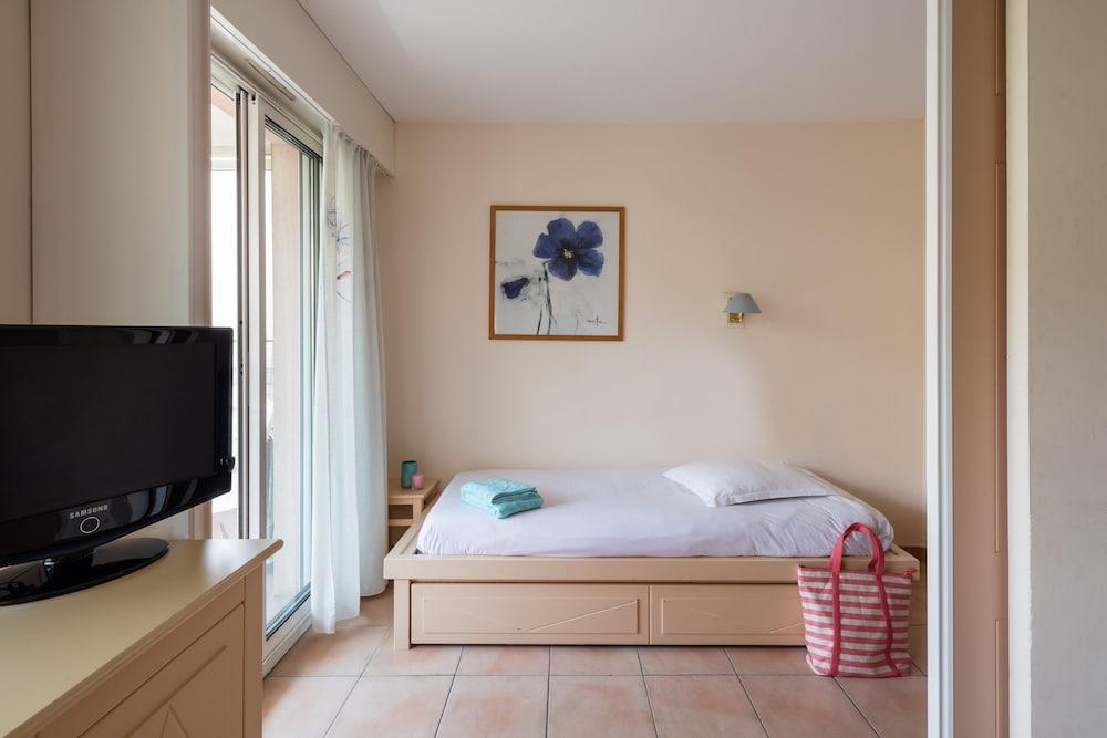 Residence Pierre & Vacances Les Rivages Du Parc Ментона Екстериор снимка