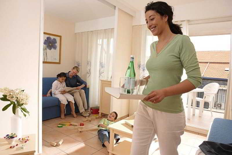 Residence Pierre & Vacances Les Rivages Du Parc Ментона Екстериор снимка
